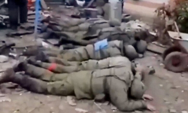 Photo of El NYT verifica los videos de la ejecución de militares rusos cautivos por soldados de Ucrania