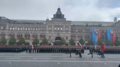 Photo of VIDEO: Nieva durante el desfile militar en la Plaza Roja, igual que en 1941