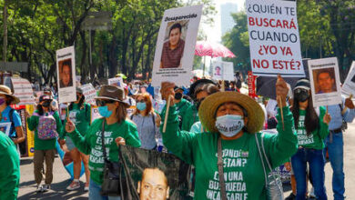 Photo of Nada que celebrar: buscadoras de desaparecidos en México conmemoran el Día de la Madre con protestas