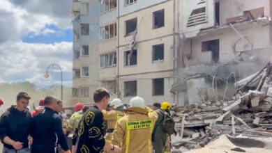 Photo of VIDEO: Sacan a personas de entre los escombros de edificio en Bélgorod atacado por Kiev