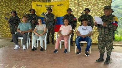 Photo of El EMC libera a cuatro secuestrados y envía un contundente mensaje a Petro