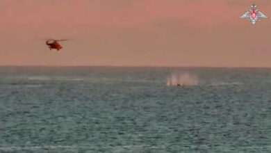 Photo of Lanchas ucranianas son acribilladas por helicópteros y barcos rusos en el mar Negro (VIDEO)