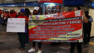 Photo of Maestros bloquean sede del partido oficialista de México en una nueva protesta