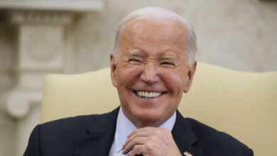 Photo of La Casa Blanca tilda de «falsificaciones baratas» los videos sobre el raro comportamiento de Biden