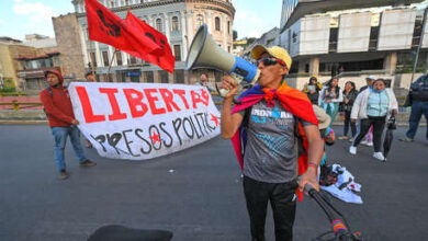 Photo of Ecuador madruga con jornada de protesta nacional en contra del alza de la gasolina