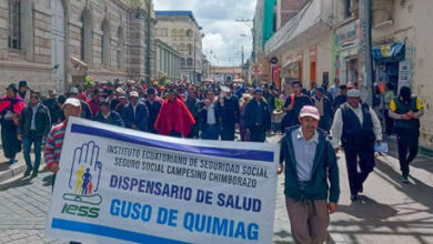 Photo of Ecuatorianos toman las calles en contra del aumento de precios de la gasolina