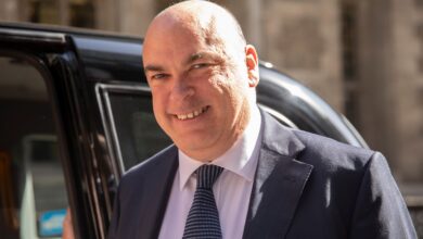 Photo of Quién es Mike Lynch, el empresario desaparecido en el naufragio del Bayesian