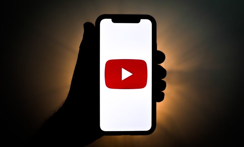 Photo of YouTube introduce algunas restricciones para los adolescentes